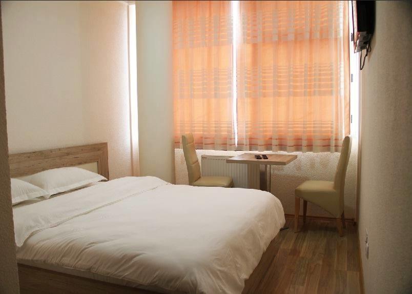 Bolero Hotel แฟริซาย ภายนอก รูปภาพ