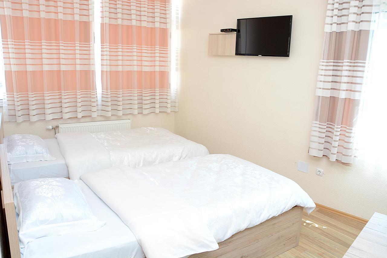 Bolero Hotel แฟริซาย ภายนอก รูปภาพ